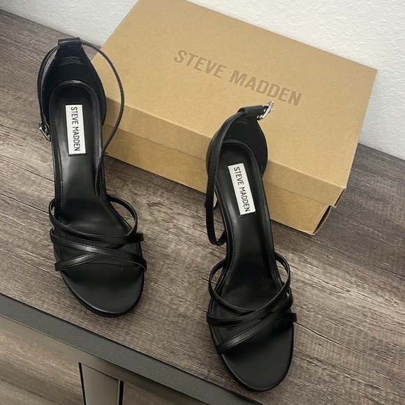 Steve Madden Women's Kammi Heeled Sandal - Picture 3 of 5